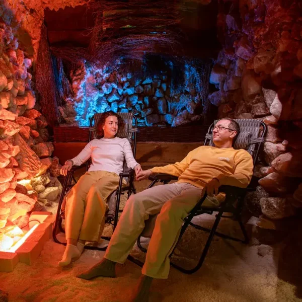 Privátní relaxace v solné jeskyni s atmosférou pobytu u moře