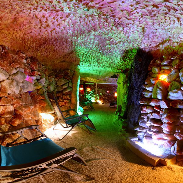 pravá solná jeskyně s přírodní solí – originální zážitek v srdci Prahy